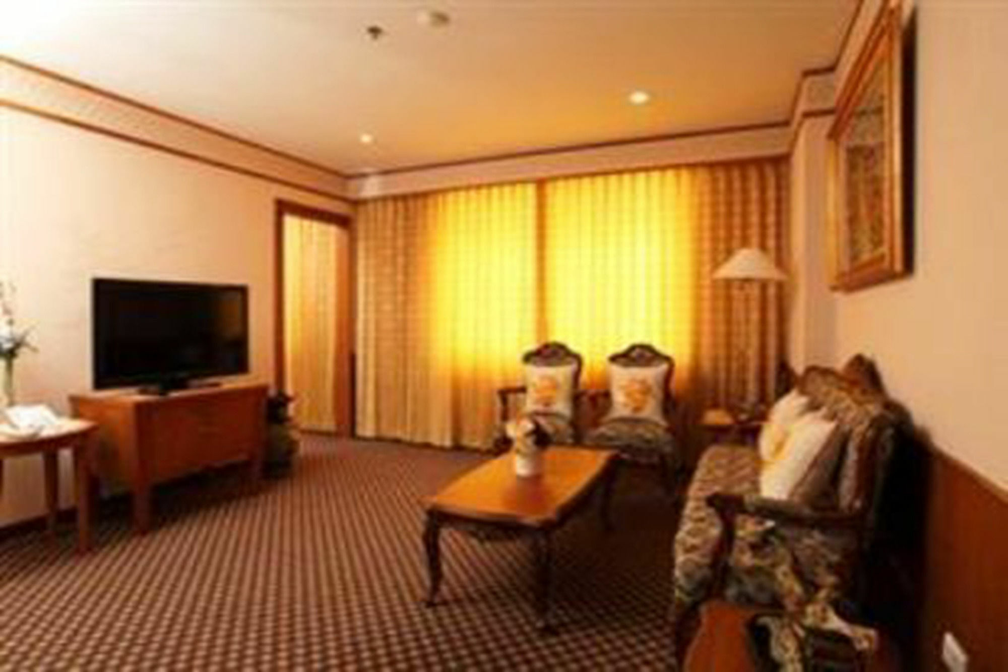 Diamond Plaza Hotel Сурат-Тхані Екстер'єр фото